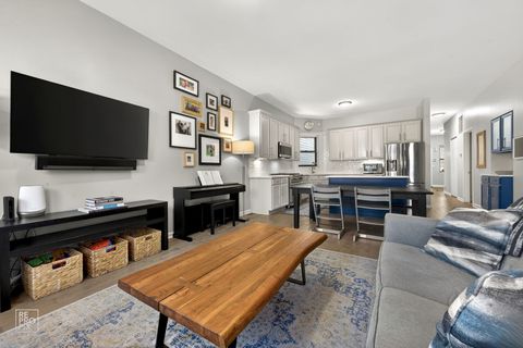 Tiny photo for 1455 W Cuyler Avenue #1E, Chicago, IL 60613 (MLS # 12554684)