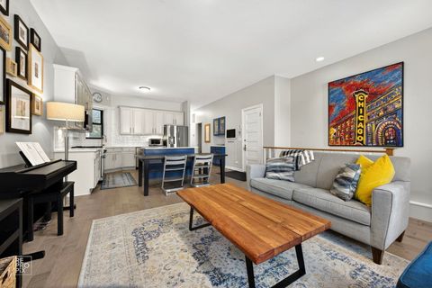 Tiny photo for 1455 W Cuyler Avenue #1E, Chicago, IL 60613 (MLS # 12554684)