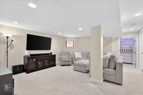 Tiny photo for 1455 W Cuyler Avenue #1E, Chicago, IL 60613 (MLS # 12554684)