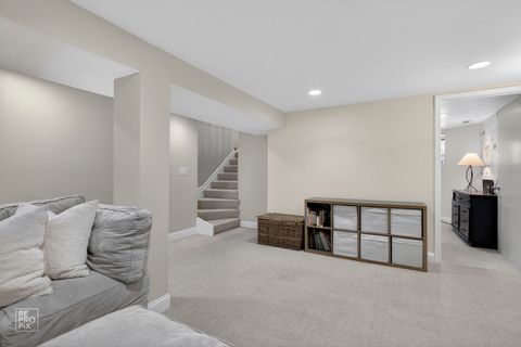 Tiny photo for 1455 W Cuyler Avenue #1E, Chicago, IL 60613 (MLS # 12554684)