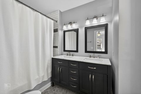 Tiny photo for 1455 W Cuyler Avenue #1E, Chicago, IL 60613 (MLS # 12554684)