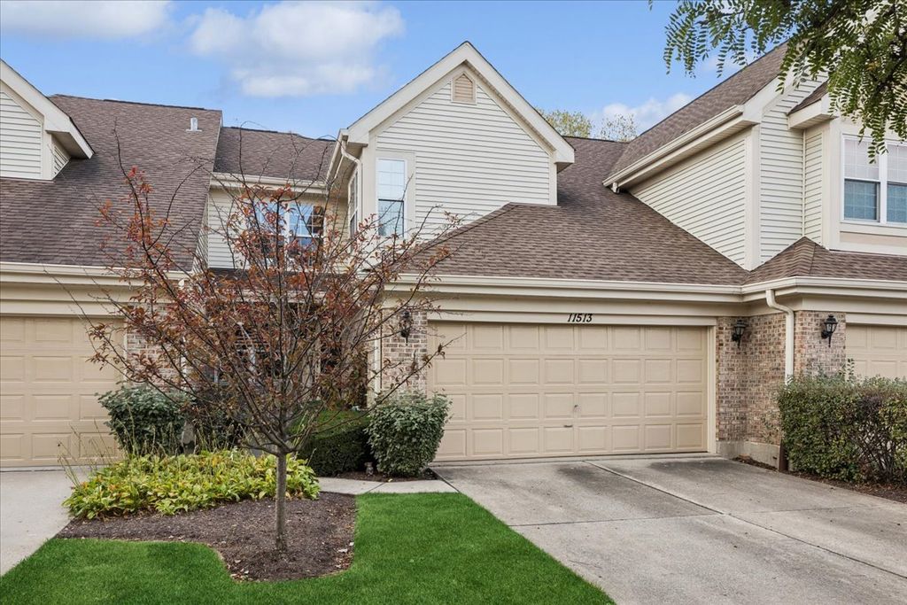 Photo for 11513 Enterprise Drive, Westchester, IL 60154 (MLS # 12496778)