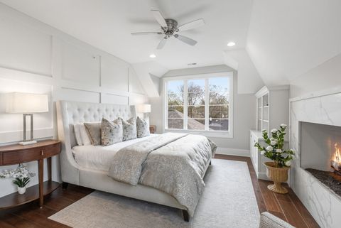 Tiny photo for 618 Buckingham Place, Libertyville, IL 60048 (MLS # 12622248)