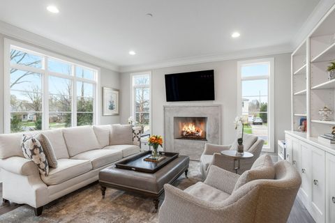 Tiny photo for 618 Buckingham Place, Libertyville, IL 60048 (MLS # 12622248)