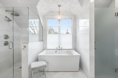 Tiny photo for 618 Buckingham Place, Libertyville, IL 60048 (MLS # 12622248)