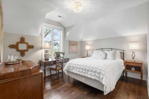 Tiny photo for 618 Buckingham Place, Libertyville, IL 60048 (MLS # 12622248)