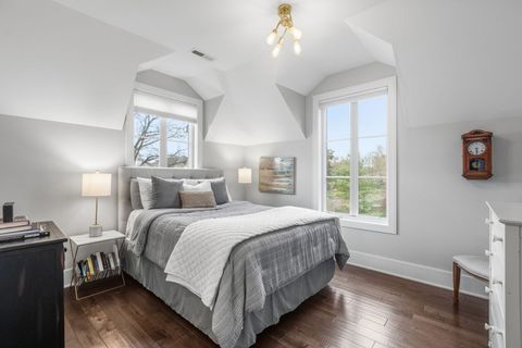 Tiny photo for 618 Buckingham Place, Libertyville, IL 60048 (MLS # 12622248)
