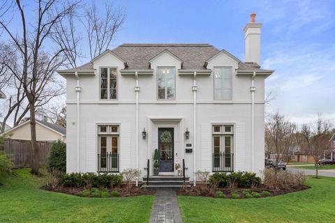 Photo of 618 Buckingham Place, Libertyville, IL 60048 (MLS # 12622248)