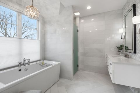 Tiny photo for 618 Buckingham Place, Libertyville, IL 60048 (MLS # 12622248)