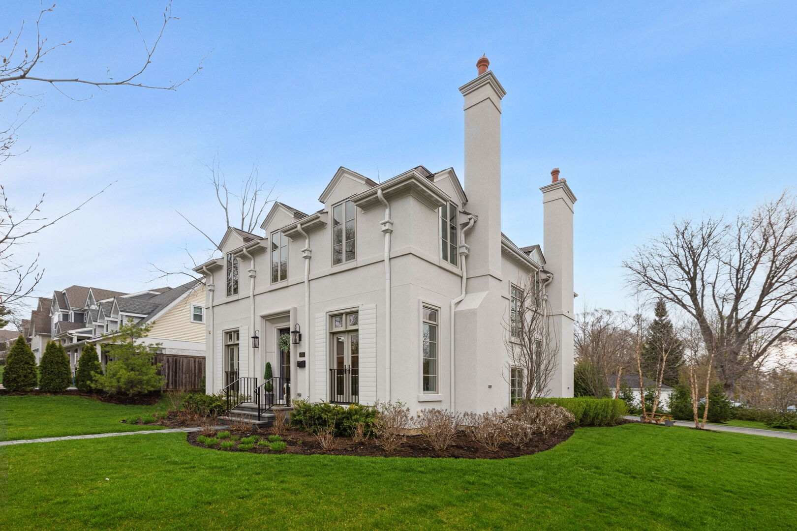 618 Buckingham Place