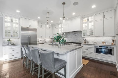 Tiny photo for 618 Buckingham Place, Libertyville, IL 60048 (MLS # 12622248)