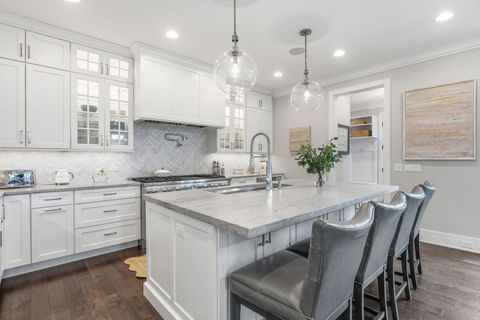 Tiny photo for 618 Buckingham Place, Libertyville, IL 60048 (MLS # 12622248)