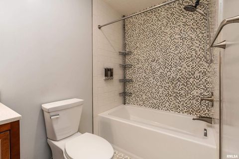 Tiny photo for 14 Egret Lake Road, Carbondale, IL 62903 (MLS # EB459037)