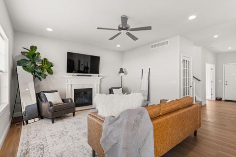 Tiny photo for 3910 Obsidian Drive, Champaign, IL 61822 (MLS # 12500347)