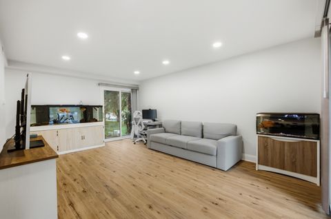 Tiny photo for 2013 Country Club Drive #4a, Woodridge, IL 60517 (MLS # 12676729)