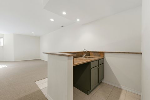 Tiny photo for 1042 W 34th Place, Chicago, IL 60608 (MLS # 12570279)