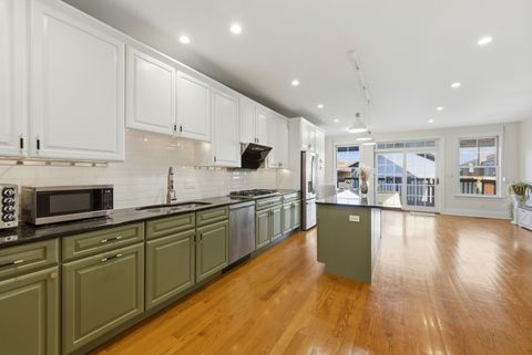 Tiny photo for 1042 W 34th Place, Chicago, IL 60608 (MLS # 12570279)