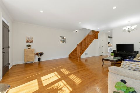 Tiny photo for 1042 W 34th Place, Chicago, IL 60608 (MLS # 12570279)