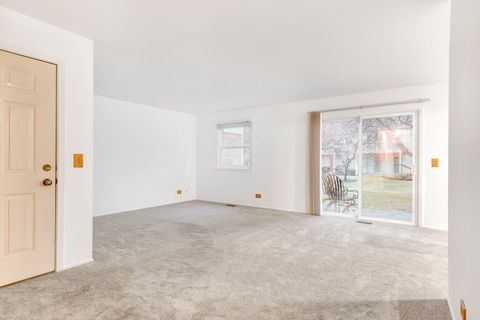 Tiny photo for 304 Glasgow Lane #X1, Schaumburg, IL 60194 (MLS # 12494972)