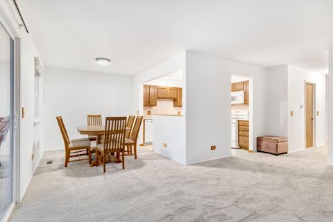 Tiny photo for 304 Glasgow Lane #X1, Schaumburg, IL 60194 (MLS # 12494972)