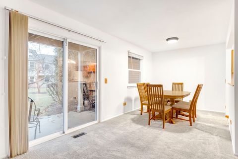 Tiny photo for 304 Glasgow Lane #X1, Schaumburg, IL 60194 (MLS # 12494972)