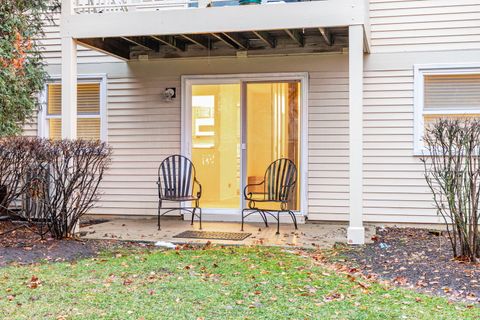 Tiny photo for 304 Glasgow Lane #X1, Schaumburg, IL 60194 (MLS # 12494972)