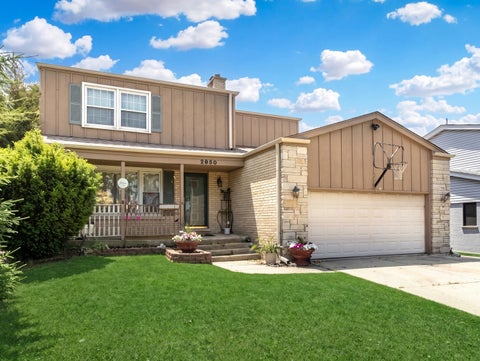 Photo of 2950 Briarwood Drive W, Mount Prospect, IL 60056 (MLS # 12746939)