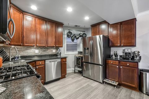 Tiny photo for 4707 N BEACON Street #G, Chicago, IL 60640 (MLS # 12504999)