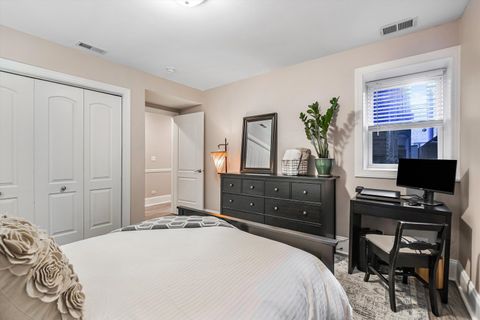 Tiny photo for 4707 N BEACON Street #G, Chicago, IL 60640 (MLS # 12504999)