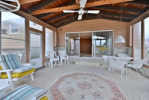 Tiny photo for 1831 N Rolling Lane, Arlington Heights, IL 60004 (MLS # 12581637)