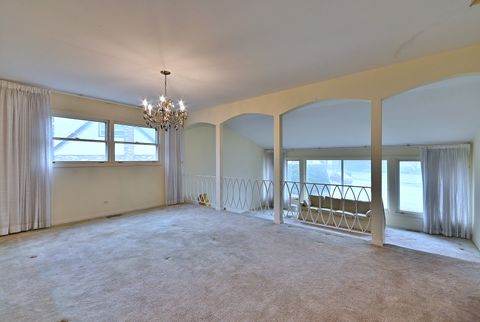 Tiny photo for 1831 N Rolling Lane, Arlington Heights, IL 60004 (MLS # 12581637)