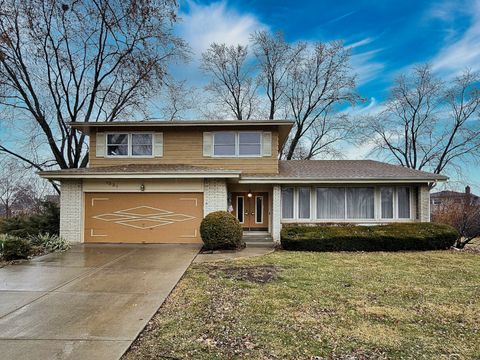 1831 N Rolling Lane Arlington Heights IL 60004