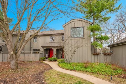 Photo of 196 Shoreline Road, Lake Barrington, IL 60010 (MLS # 12621512)