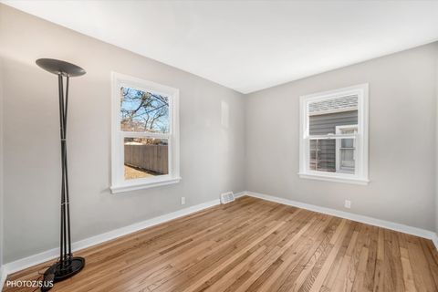 Tiny photo for 112 Pearl Street, Cary, IL 60013 (MLS # 12574910)