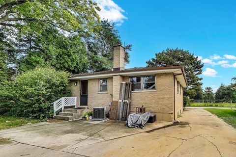 Tiny photo for 738 N Parker Street, Elmhurst, IL 60126 (MLS # 12464427)