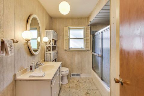 Tiny photo for 738 N Parker Street, Elmhurst, IL 60126 (MLS # 12464427)
