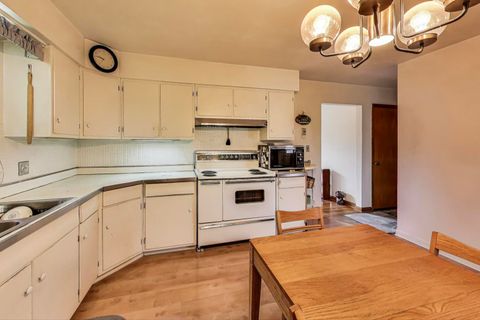 Tiny photo for 738 N Parker Street, Elmhurst, IL 60126 (MLS # 12464427)