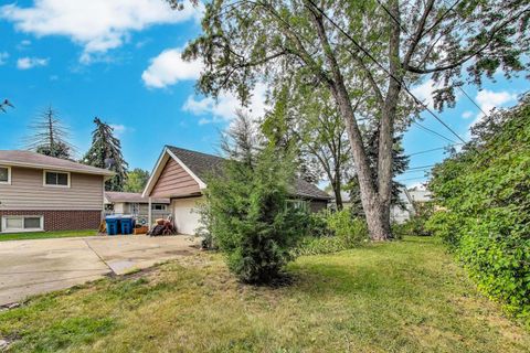 Tiny photo for 738 N Parker Street, Elmhurst, IL 60126 (MLS # 12464427)