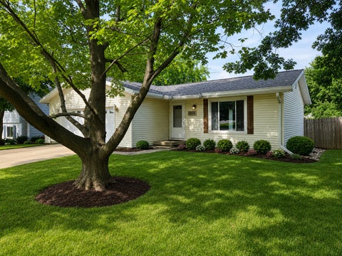 Tiny photo for 2016 Juniper Lane, Bloomington, IL 61701 (MLS # 12679186)