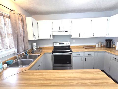 Tiny photo for 2016 Juniper Lane, Bloomington, IL 61701 (MLS # 12679186)