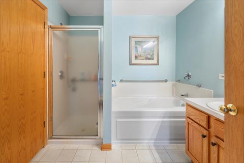 Tiny photo for 3125 Town Square Drive #201, Rolling Meadows, IL 60008 (MLS # 12491347)