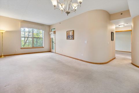 Tiny photo for 3125 Town Square Drive #201, Rolling Meadows, IL 60008 (MLS # 12491347)