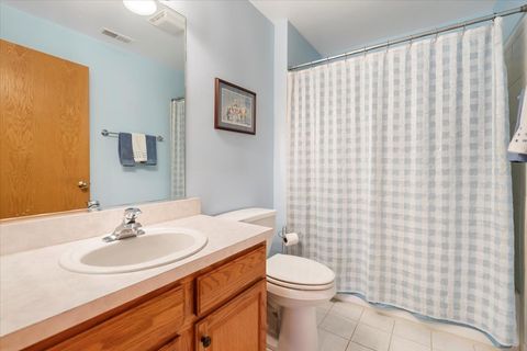 Tiny photo for 3125 Town Square Drive #201, Rolling Meadows, IL 60008 (MLS # 12491347)