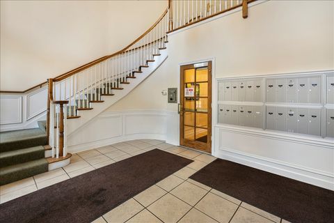 Tiny photo for 3125 Town Square Drive #201, Rolling Meadows, IL 60008 (MLS # 12491347)