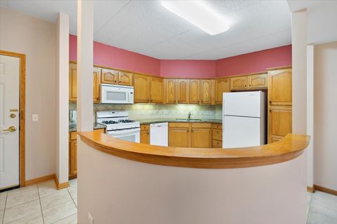 Tiny photo for 3125 Town Square Drive #201, Rolling Meadows, IL 60008 (MLS # 12491347)