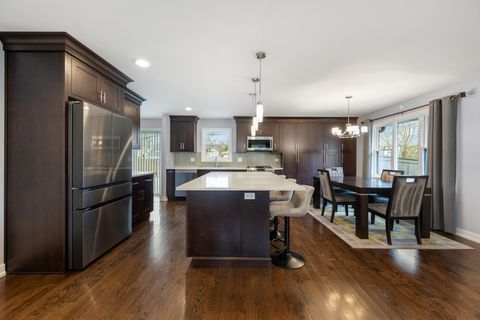 Tiny photo for 140 Spring Oaks Drive, Wood Dale, IL 60191 (MLS # 12634058)