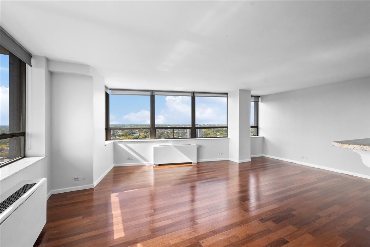 5701 N Sheridan Road 27M