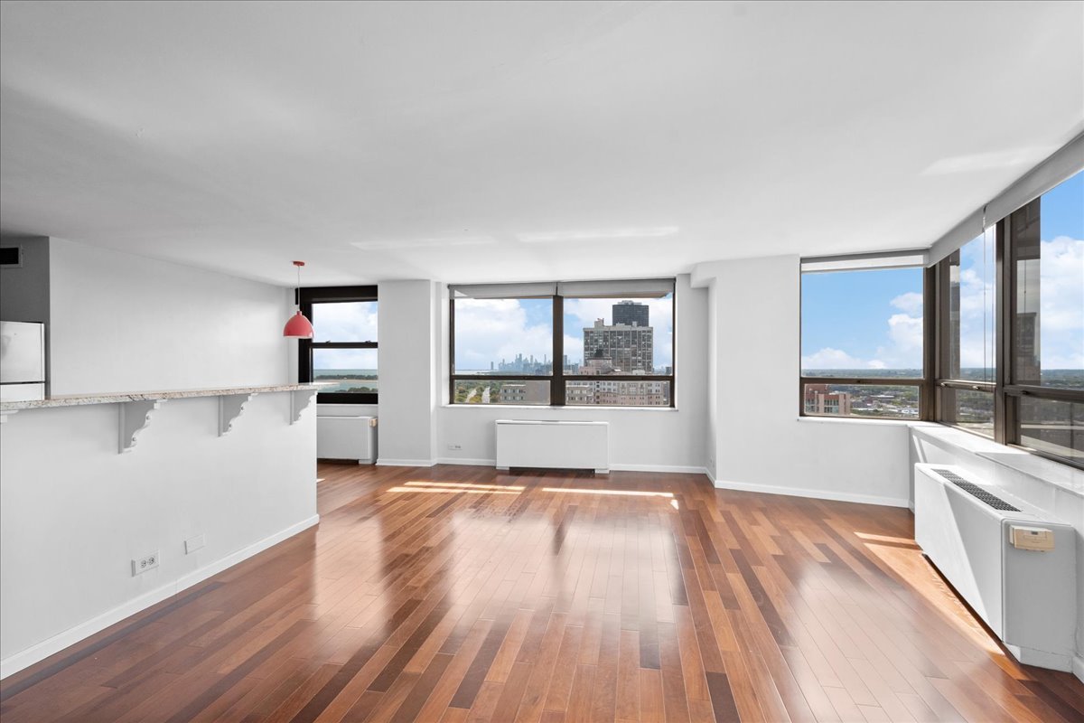 5701 N Sheridan Road 27M