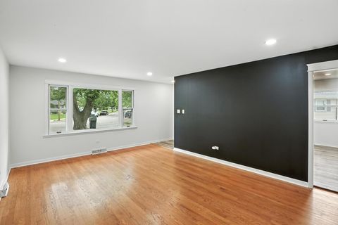 Tiny photo for 3312 E 170th Street, Lansing, IL 60438 (MLS # 12439479)