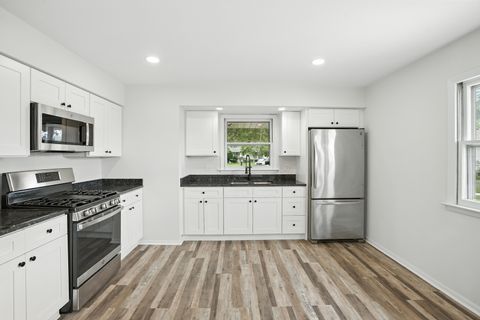 Tiny photo for 3312 E 170th Street, Lansing, IL 60438 (MLS # 12439479)